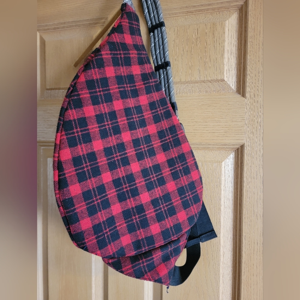 Kavu Crossbody Pack - Picture 2 of 2